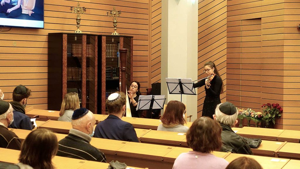 Musikact in Synagoge