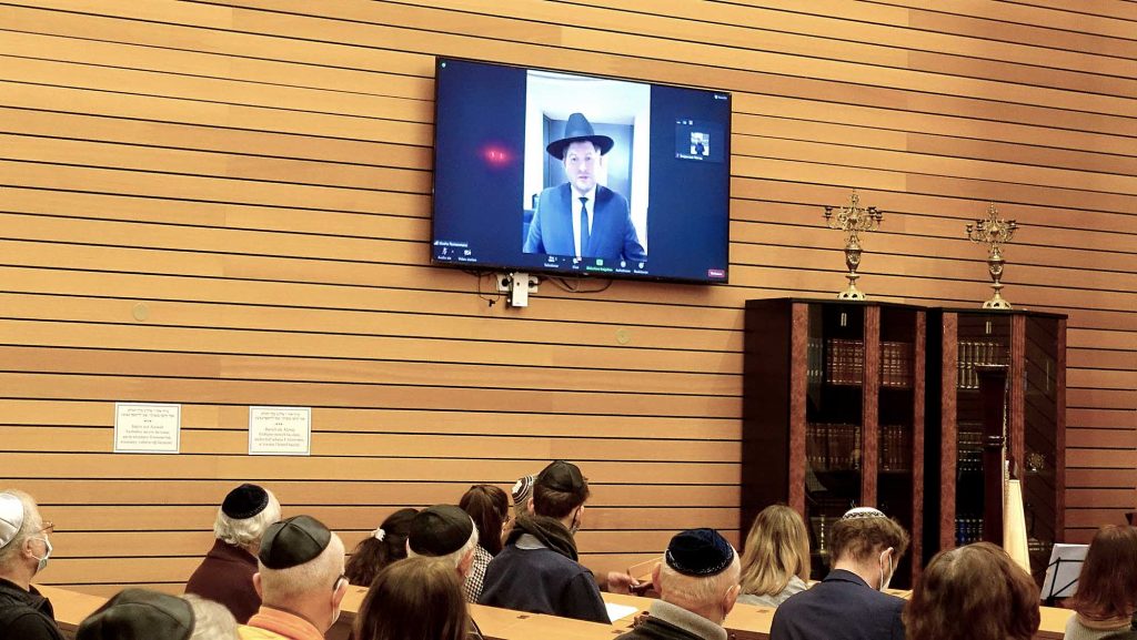 Rabbi ueber Videocall